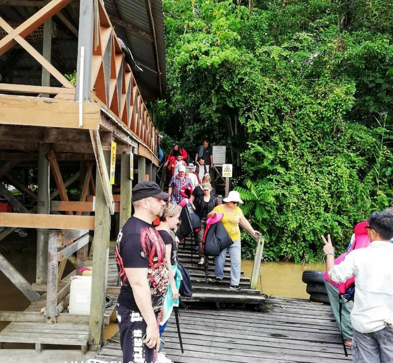 Borneo Nature Lodge Sukau Exterior photo